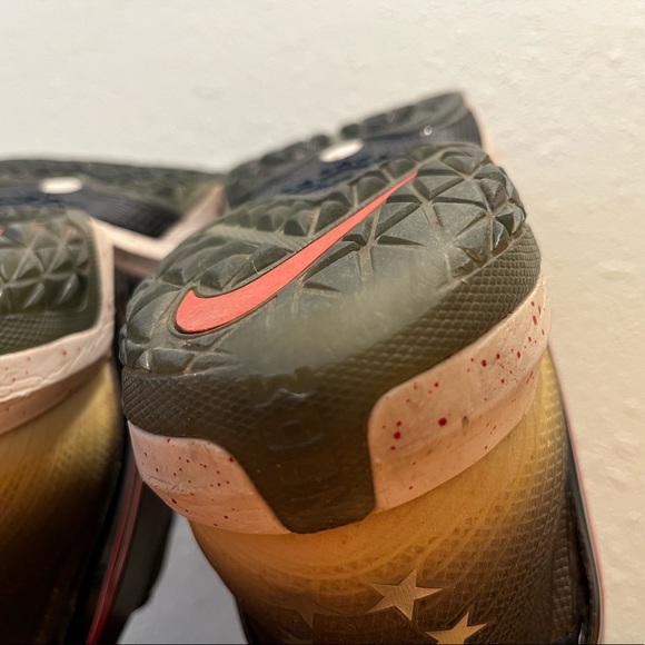 Nike football running shoes - Picture 13 of 15